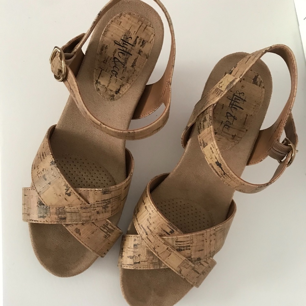 Tan Criss Cross Wedges